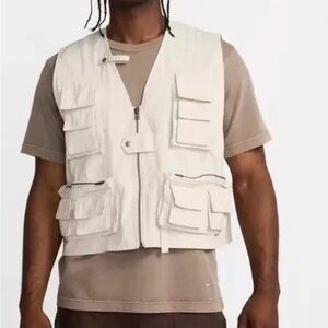 Nike life Mens utility cargo vest zip up size large